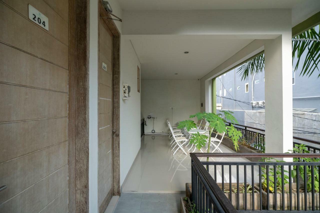 Oyo 697 Olivia Inn Denpasar Legian  Luaran gambar