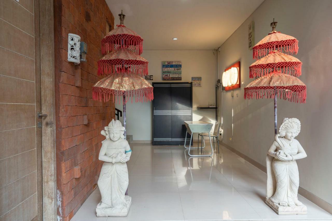 Oyo 697 Olivia Inn Denpasar Legian  Luaran gambar