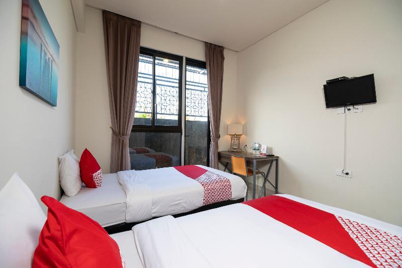 Oyo 697 Olivia Inn Denpasar Legian  Luaran gambar